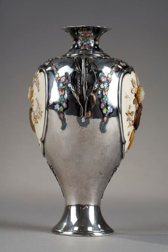 Shibayama silver vase. Meiji Period | MasterArt